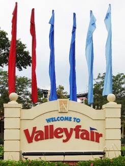 A red and white sign
Description generated with high confidence