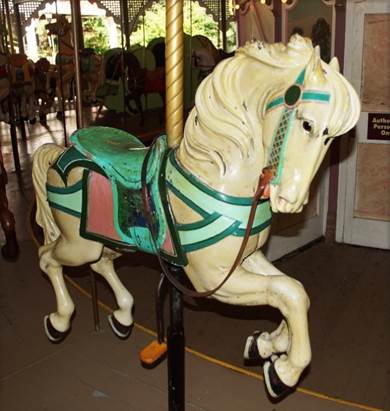 A statue of a carousel

Description automatically generated